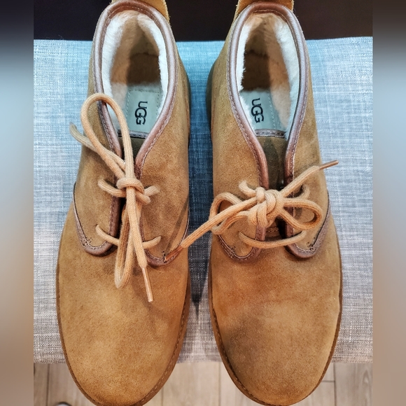 UGG - Picture 3 of 5